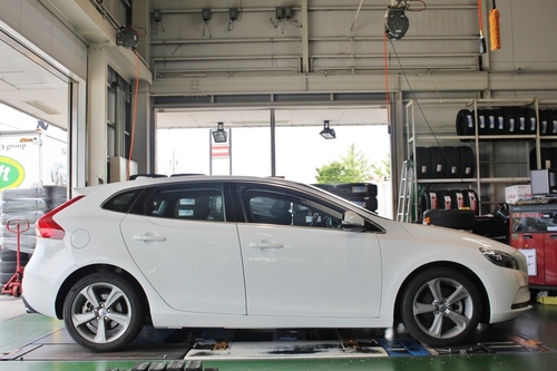 VOLVO V40 T4 に エアスト ダウンサスを取付しました。 | 鈴鹿店 | 店舗ブログ | タイヤ＆ホイールの専門店「クラフト」